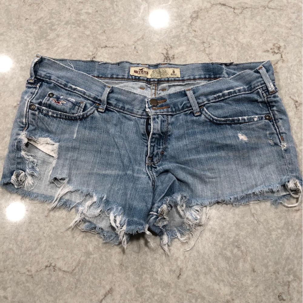 Low rise denim shorts